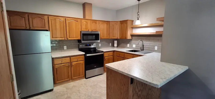 708 Riverview Ct, Jefferson, WI 53549 - #2