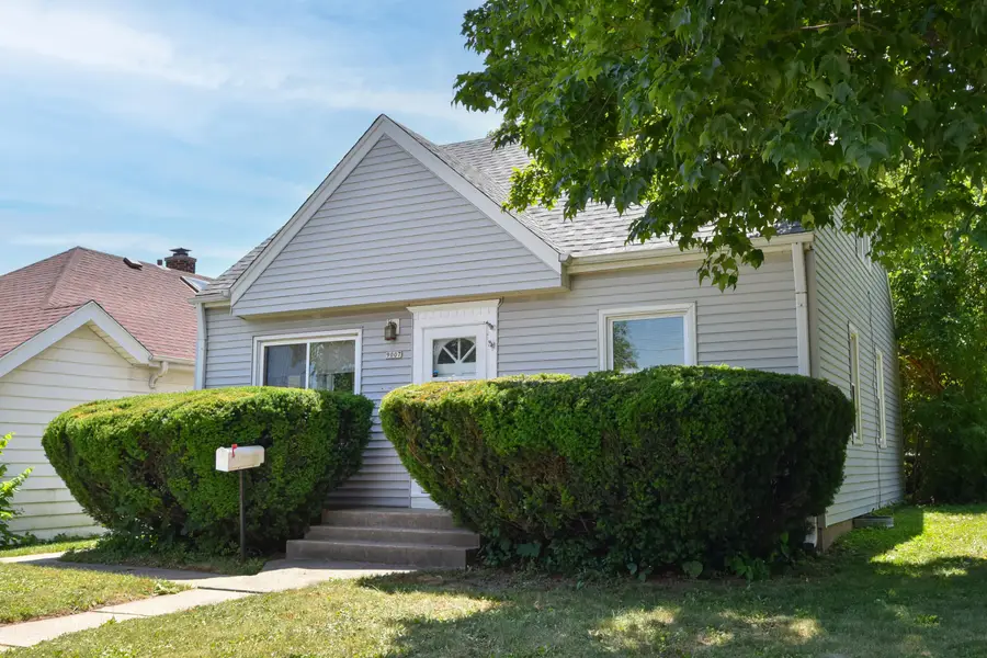 9007 W Greenfield Ave, West Allis, WI 53214 - #2