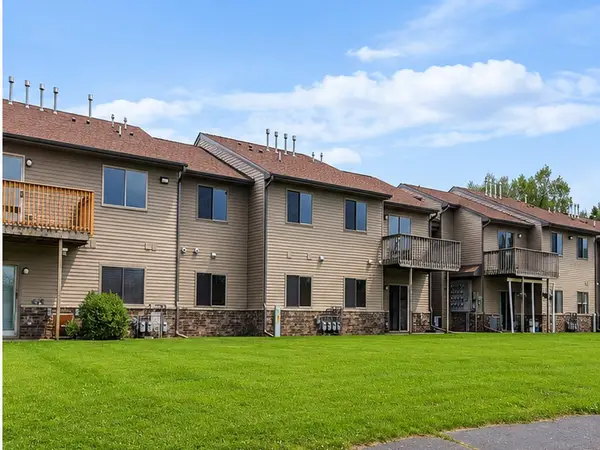 1011 S 2nd St, Delavan, WI 53115