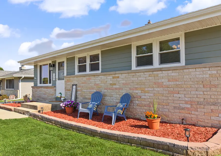 729 Clark Ave, South Milwaukee, WI 53172 - #3