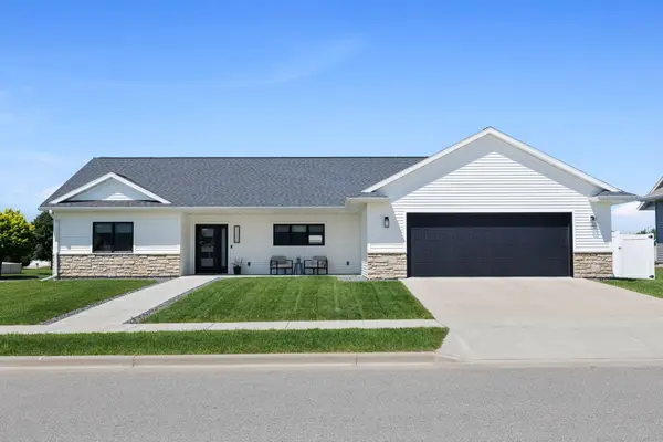 1120 Crockett Dr, Holmen, WI 54636