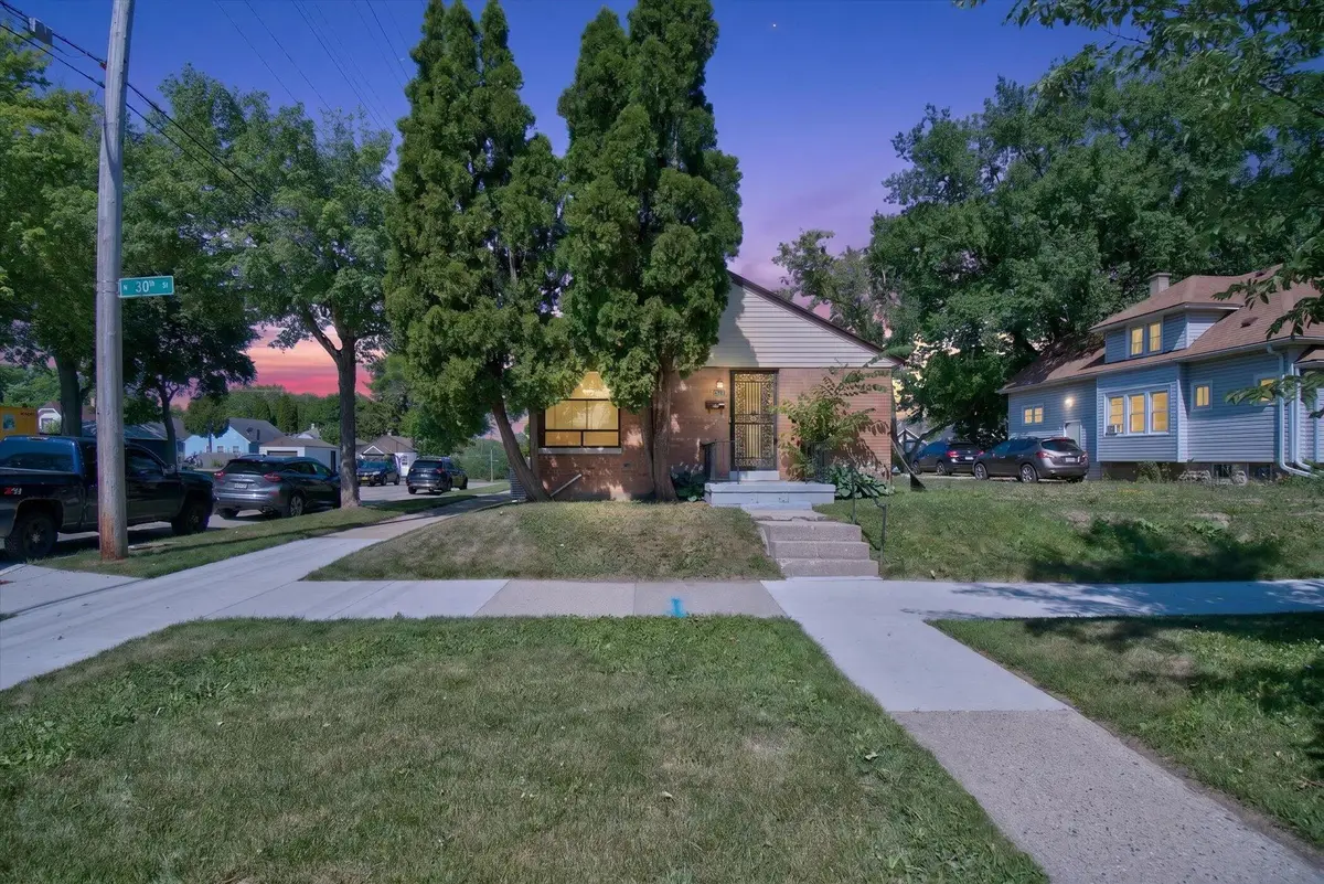 4701 N 30th St, Milwaukee, WI 53209 - #1