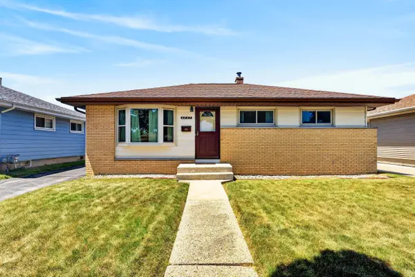 6527 S 18th St, Milwaukee, WI 53221
