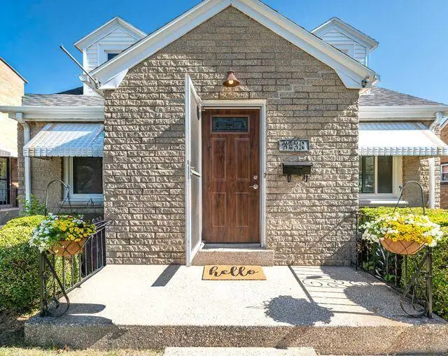 3438 E Whittaker Ave, Cudahy, WI 53110 - #2