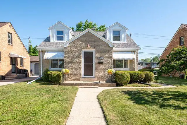 3438 E Whittaker Ave, Cudahy, WI 53110 - #3