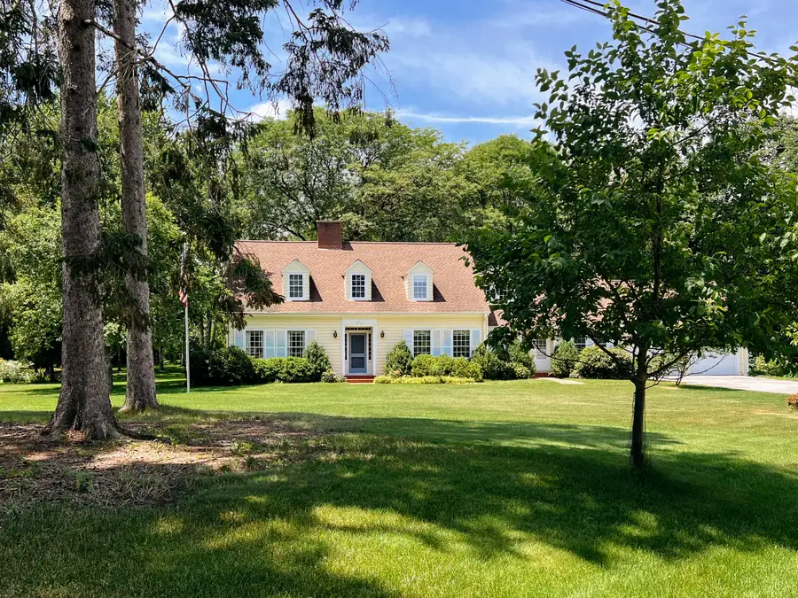 7307 N Bridge Ln, Fox Point, WI 53217 - #2