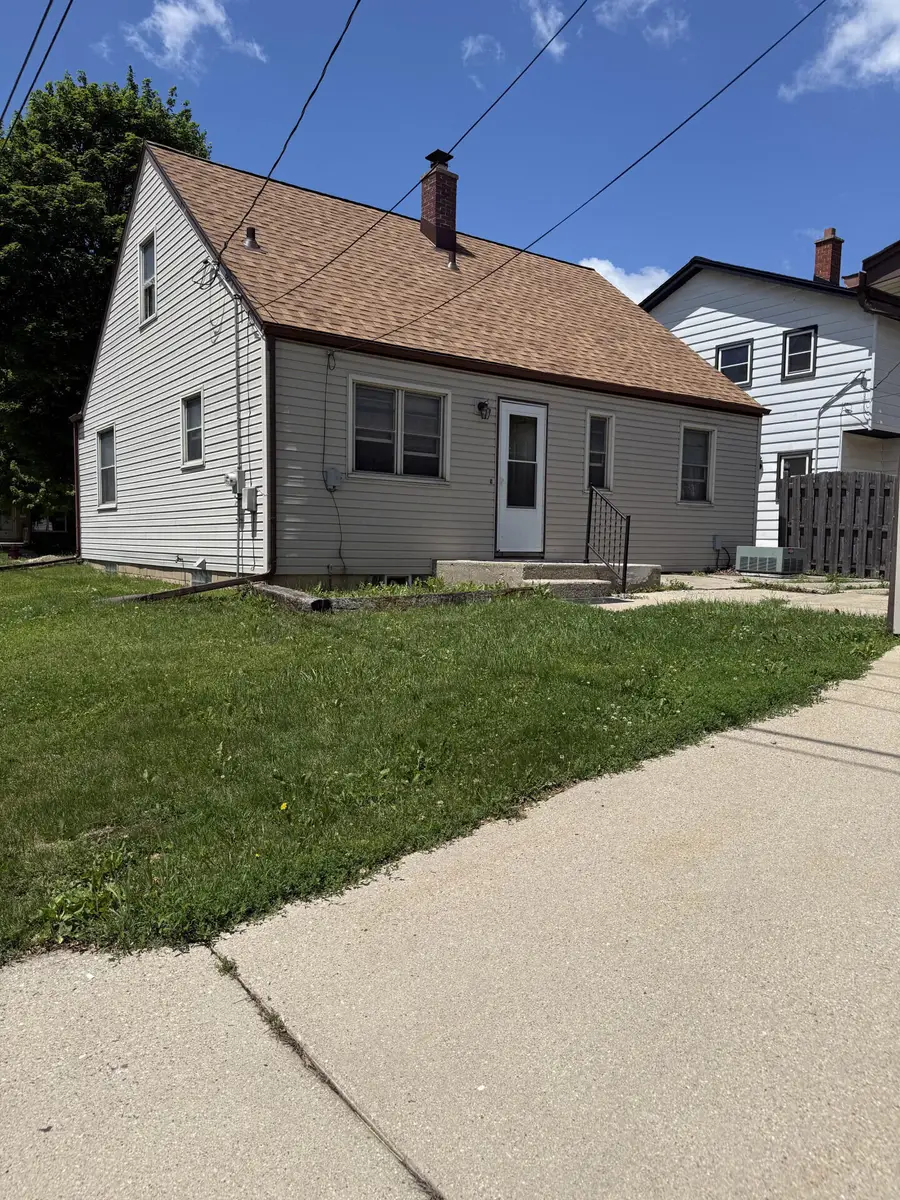 836 S 109th St, Milwaukee, WI 53214 - #3