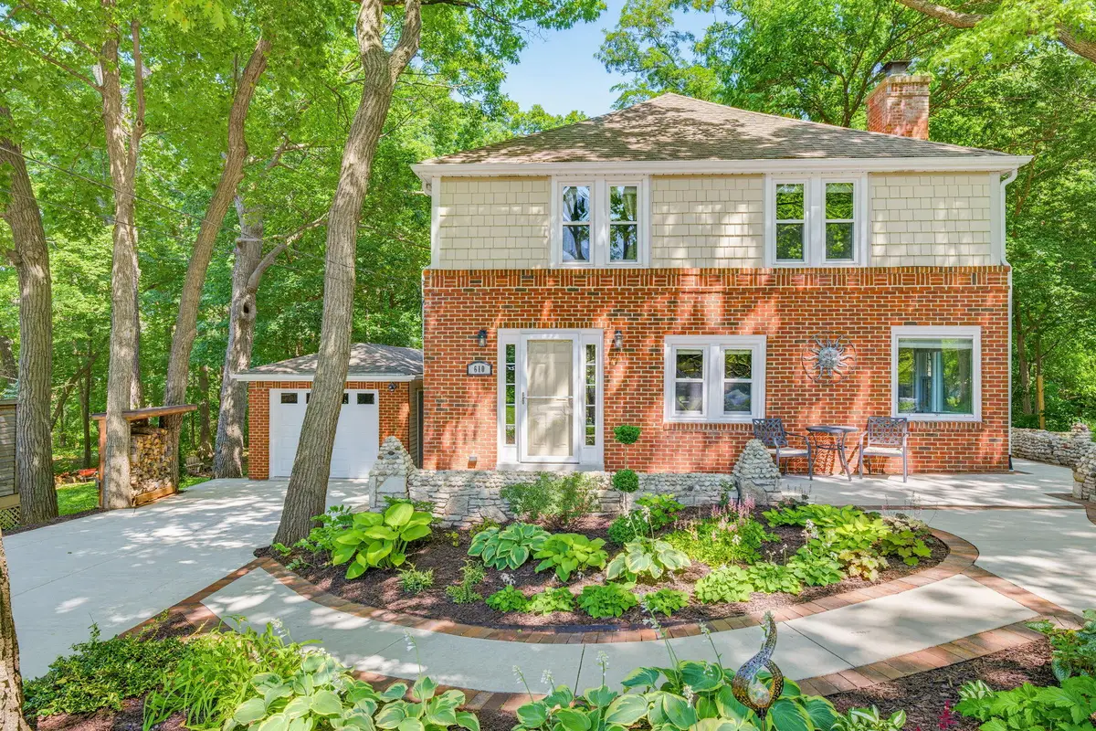 610 N 119th St, Wauwatosa, WI 53226 - #1
