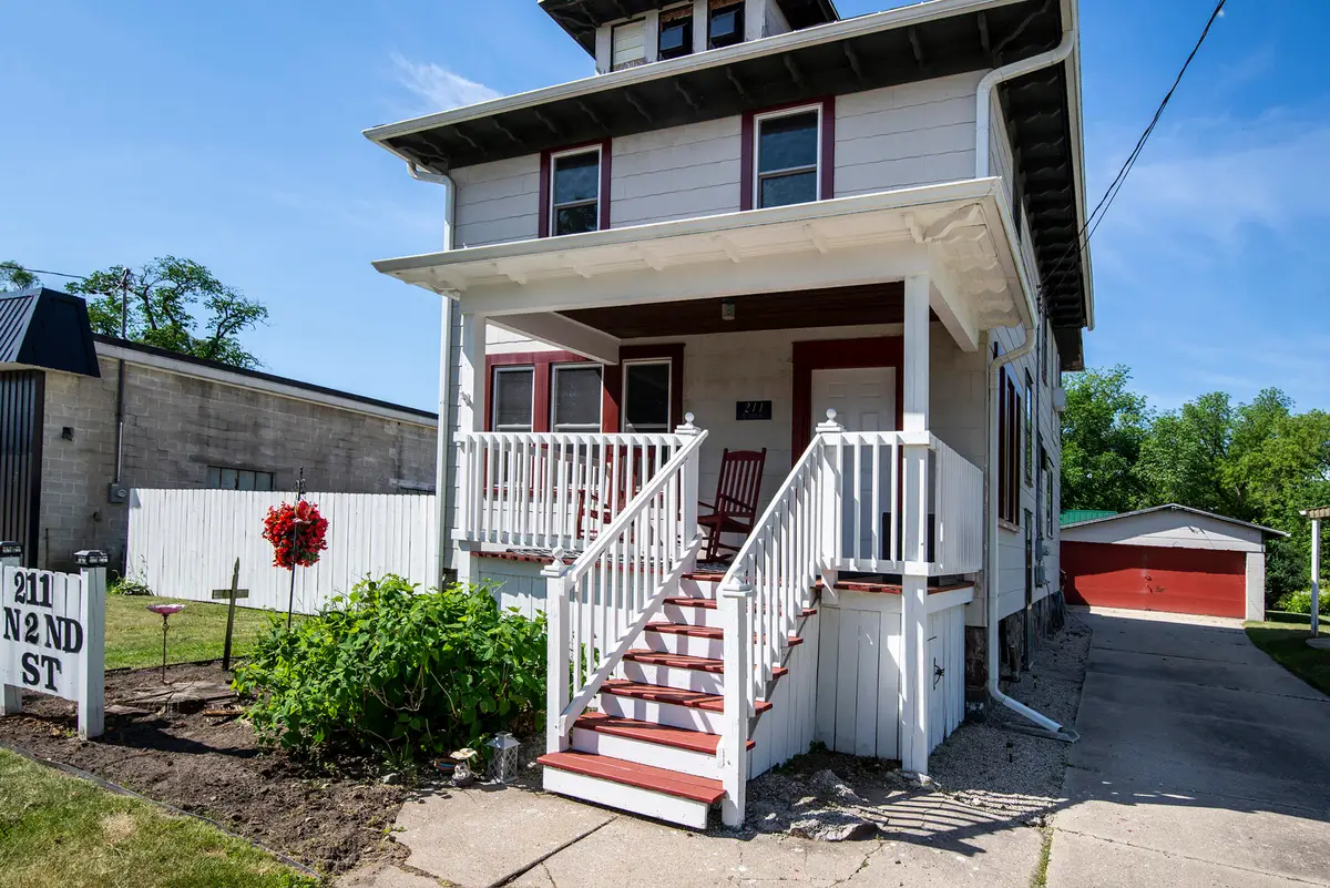 211 N 2nd St, Palmyra, WI 53156 - #1
