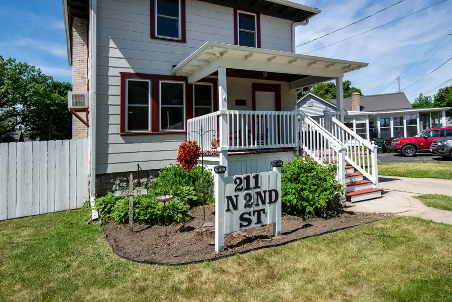 211 N 2nd St, Palmyra, WI 53156 - #2