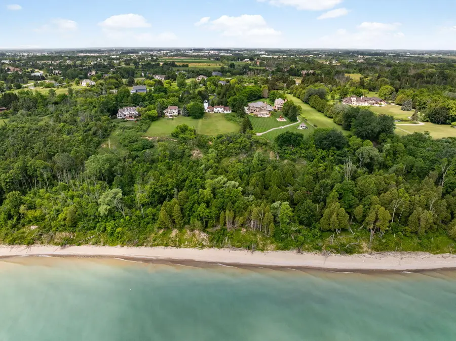 1270 Lake Shore Rd, Grafton, WI 53024 - #2