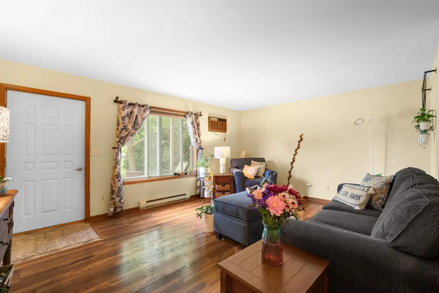 160 S Maple Ave, Slinger, WI 53086 - #3