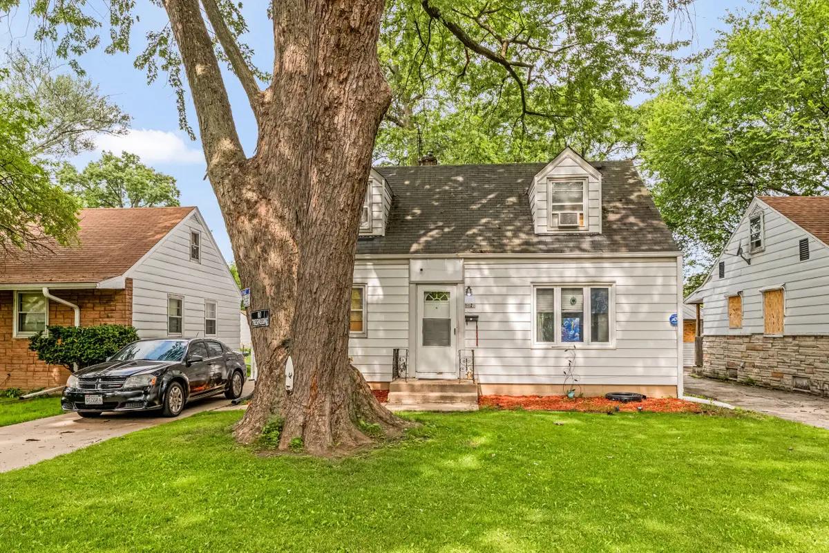 5021 N 58th St, Milwaukee, WI 53218 - #1
