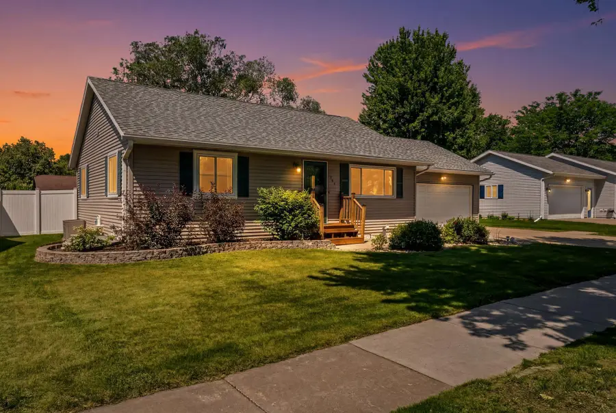 749 Troy St, Onalaska, WI 54650 - #2