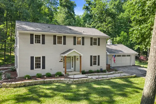 N66W30630 Red Fox Run, Merton, WI 53029
