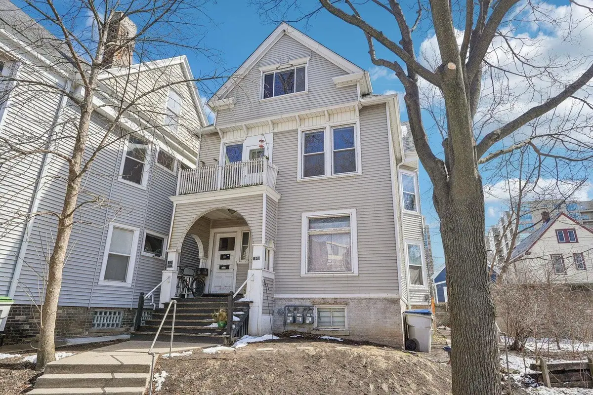 1848 N Cambridge Ave, Milwaukee, WI 53202 - #1