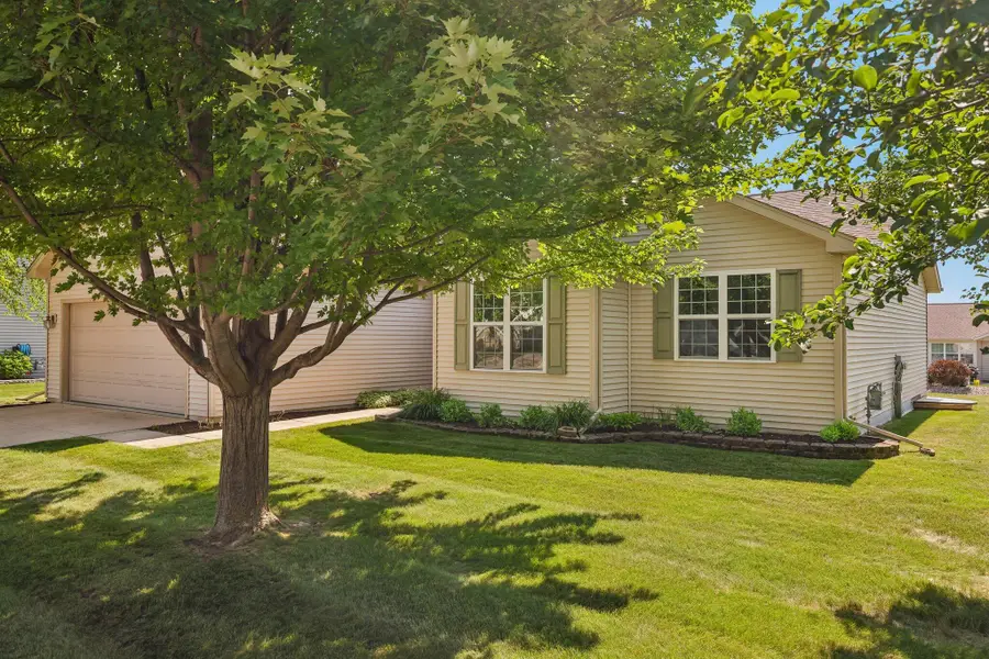 1109 Hickory Ln, Johnson Creek, WI 53094 - #2