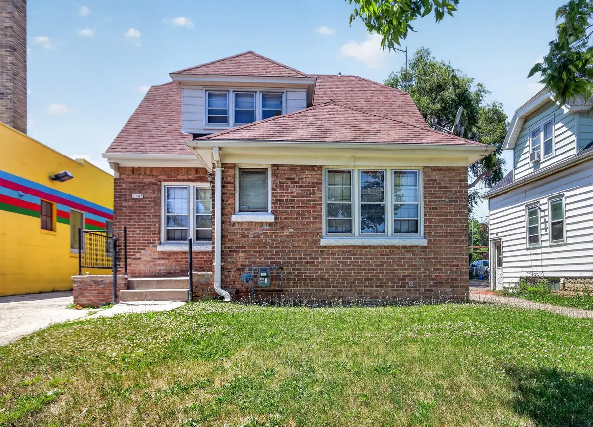 2745 N 58th St, Milwaukee, WI 53210 - #1