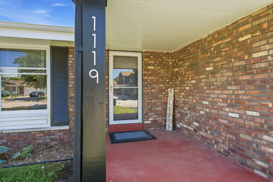 1119 Dogwood Ln, Waukesha, WI 53189 - #3