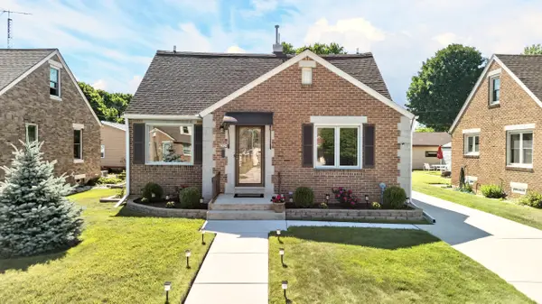 2824 S 8th St, Sheboygan, WI 53081