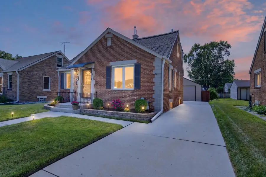 2824 S 8th St, Sheboygan, WI 53081 - #2