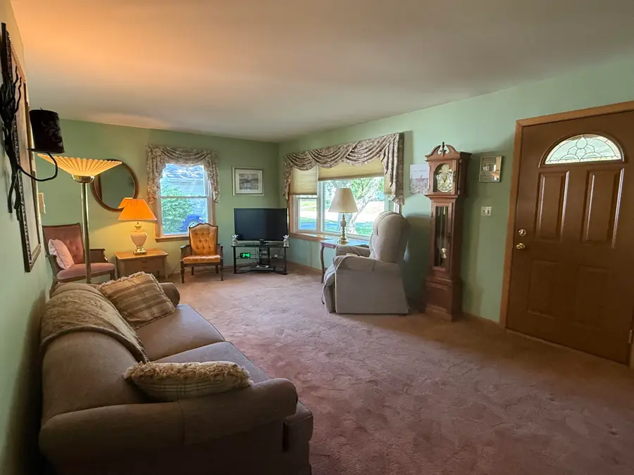 5232 W Donna Dr, Brown Deer, WI 53223 - #2