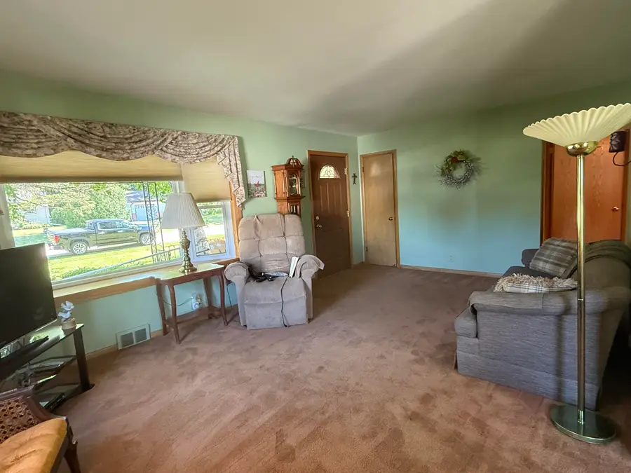 5232 W Donna Dr, Brown Deer, WI 53223 - #3