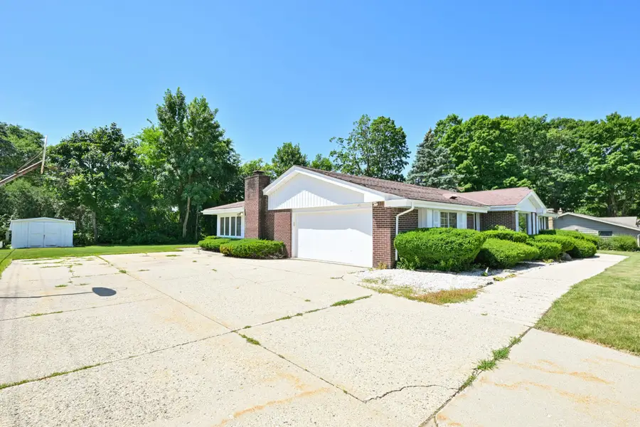 17925 Redvere Dr, Brookfield, WI 53045 - #3