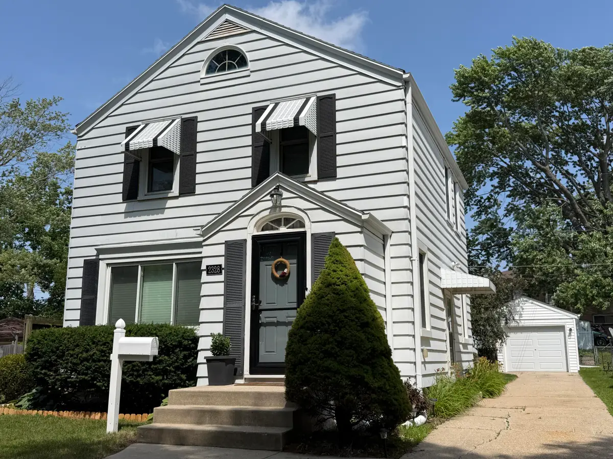 2328 S 77th St, West Allis, WI 53219 - #1