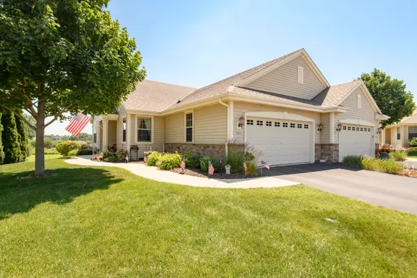 3605 Sandpiper Cir, Waukesha, WI 53189
