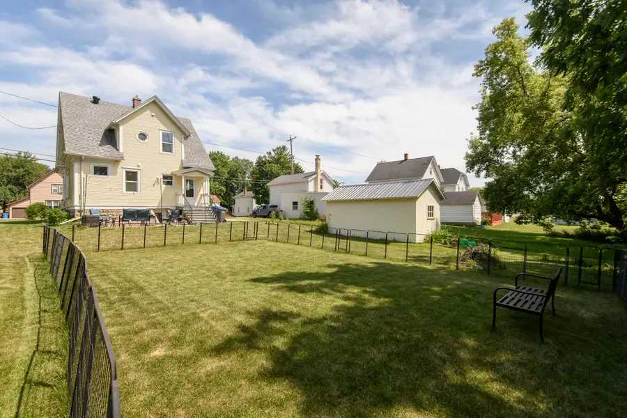 410 S Montgomery St, Watertown, WI 53094 - #2
