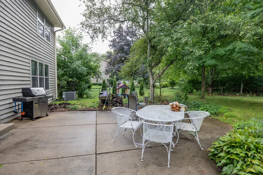 W233S5269 Cottontail Trl, Waukesha, WI 53189 - #3