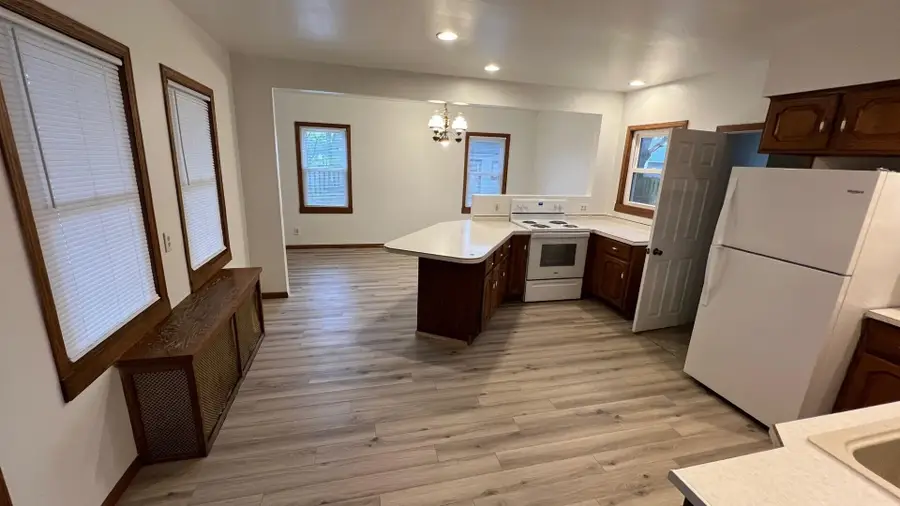 1401 Columbus St, Manitowoc, WI 54220 - #2