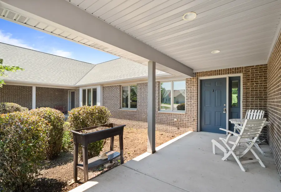 211 Windmill Ln, Walworth, WI 53184 - #2