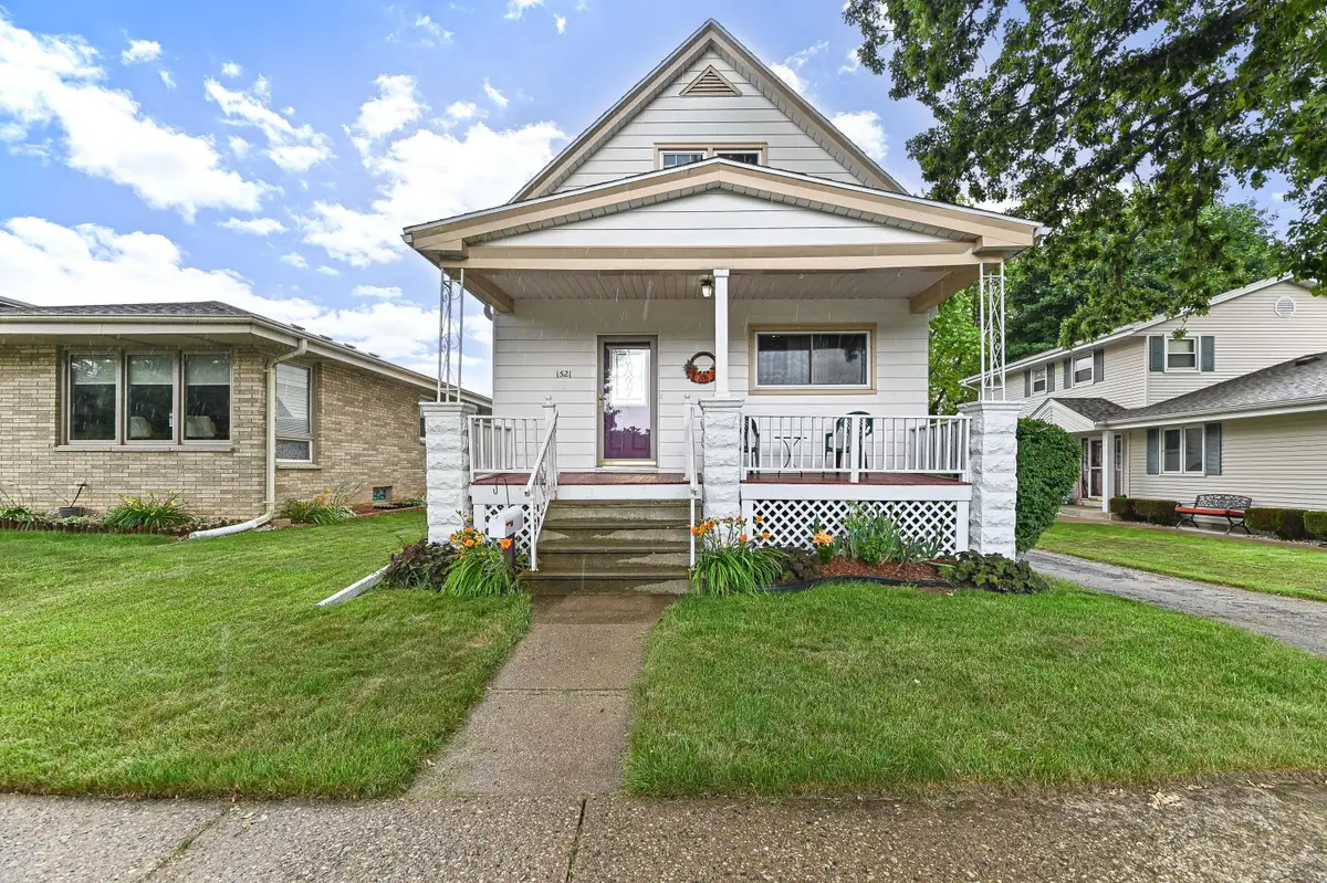 1521 Marquette Ave, South Milwaukee, WI 53172 - #1