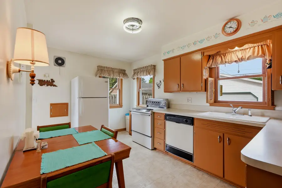 2520 S 12th St, Sheboygan, WI 53081 - #2