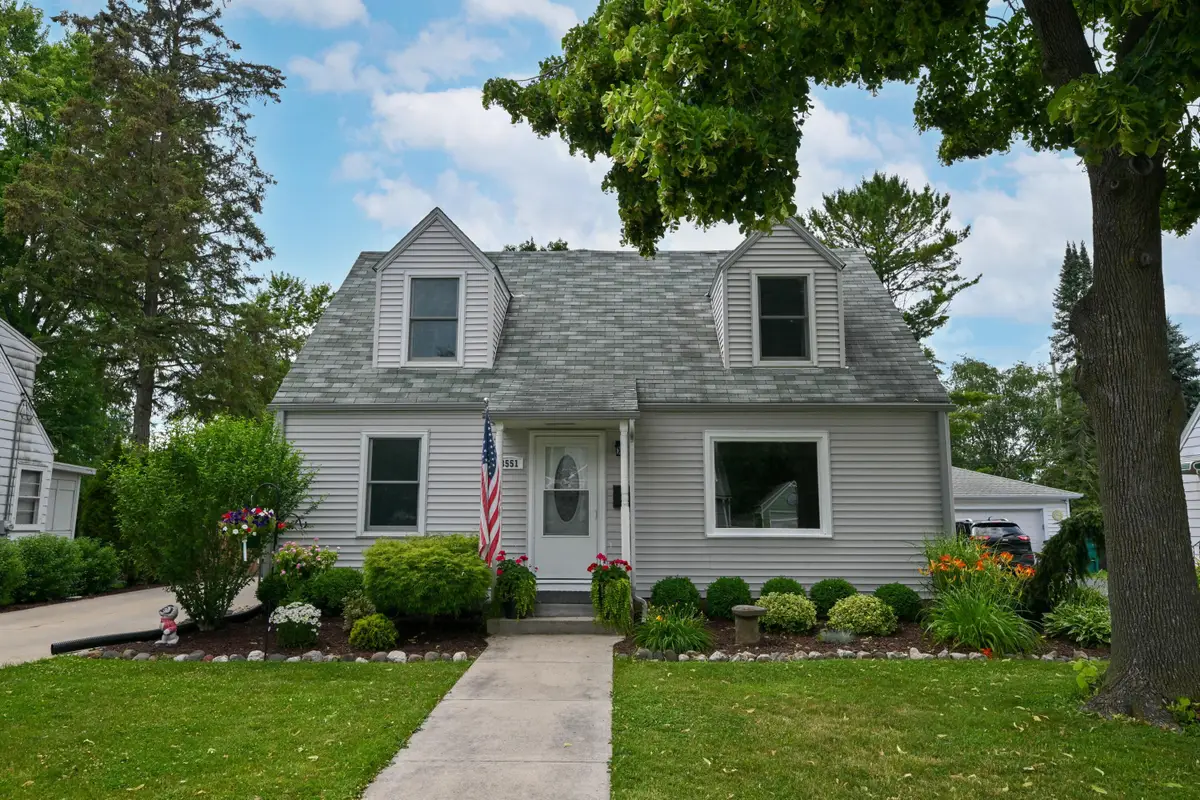 W166N8551 Theodore Ave, Menomonee Falls, WI 53051 - #1