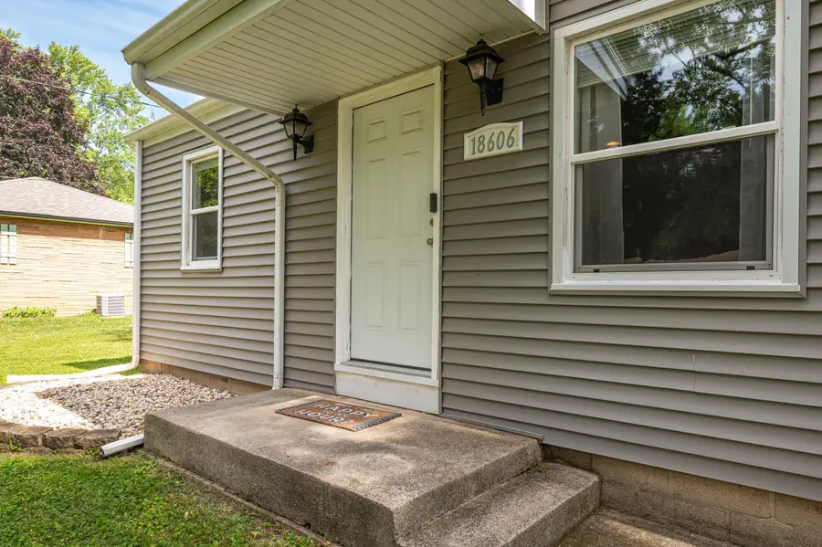 S64W18606 Topaz Dr, Muskego, WI 53150 - #2