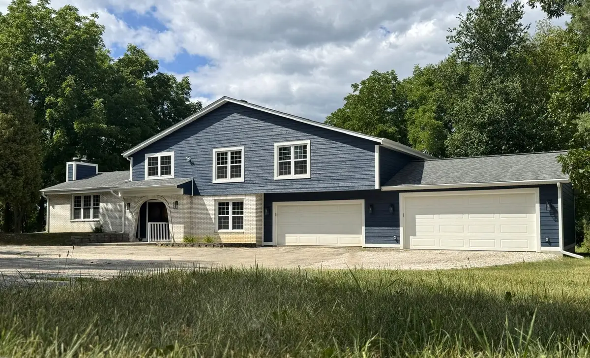 W238S6825 State Road 164, Vernon, WI 53189 - #1