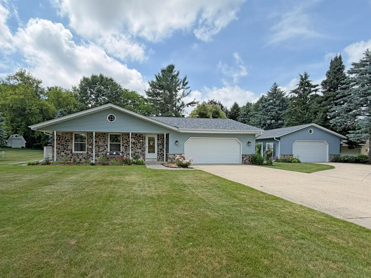 4861 Briarvale Dr, Polk, WI 53095 - #1