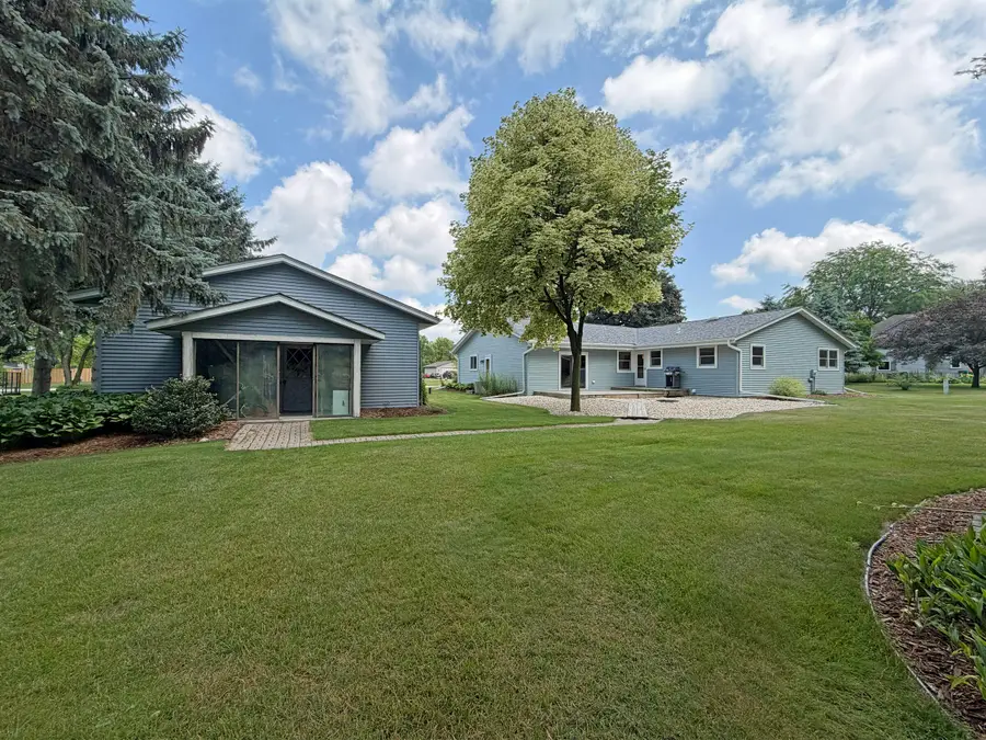 4861 Briarvale Dr, Polk, WI 53095 - #2