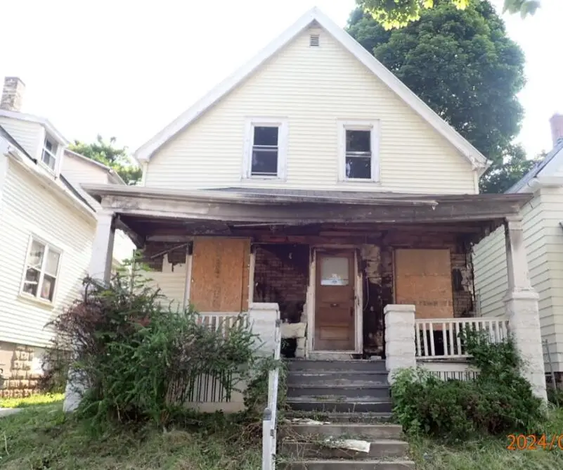 2922 N 17th St, Milwaukee, WI 53206 - #1