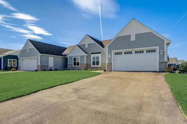 1356 Prairie Creek Cir, Oconomowoc, WI 53066 - #1