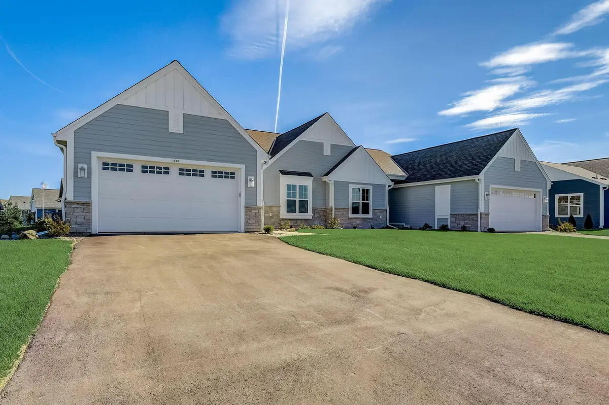 1358 Prairie Creek Cir, Oconomowoc, WI 53066 - #1