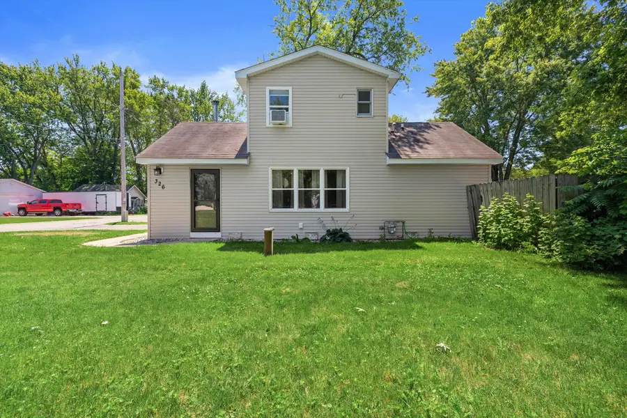 326 Woodlawn Ave, Rochester, WI 53105 - #3