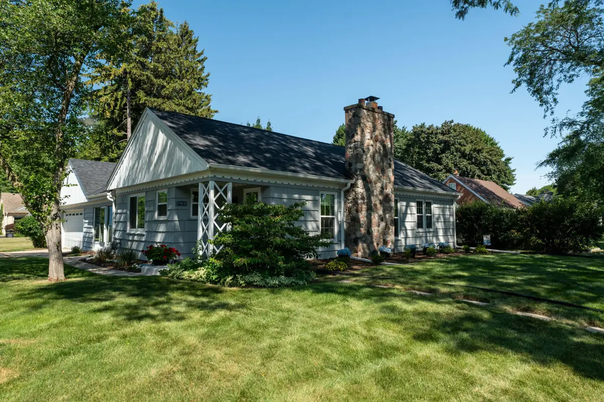 7603 N Fairchild Rd, Fox Point, WI 53217 - #1