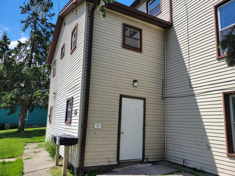1028 S Memorial Dr, Racine, WI 53403 - #2