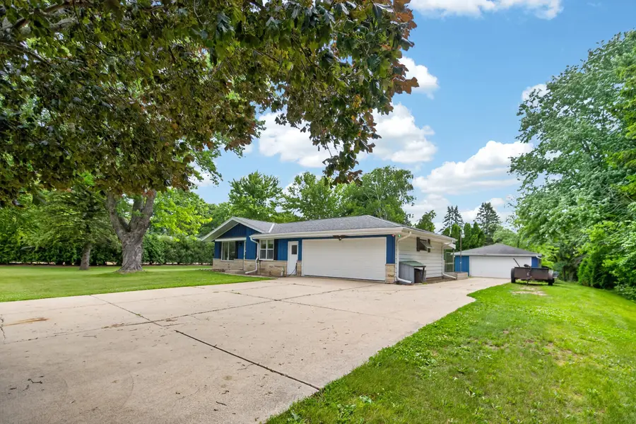 3174 Division Rd, Jackson, WI 53037 - #2