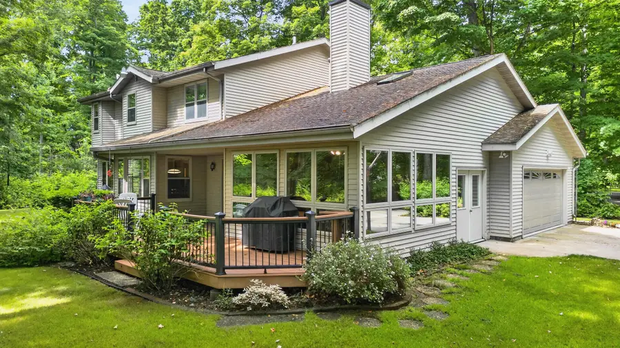 N1933 Alicia Ct, Holland, WI 53070 - #3