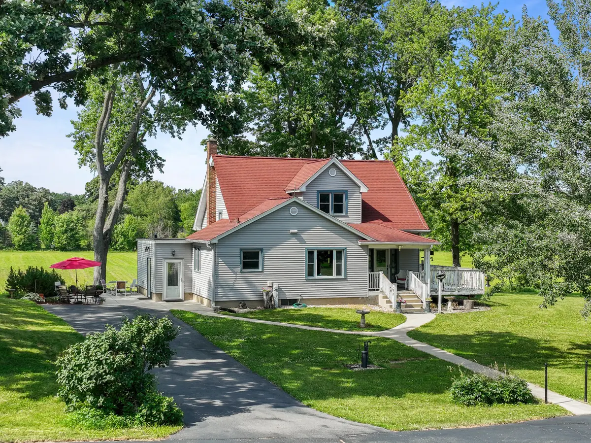 5160 Neumann Ln, Wheatland, WI 53105 - #1